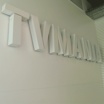 לוגו אותיות TVMANIA